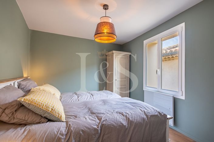 Image No.12-4 Bed House for sale