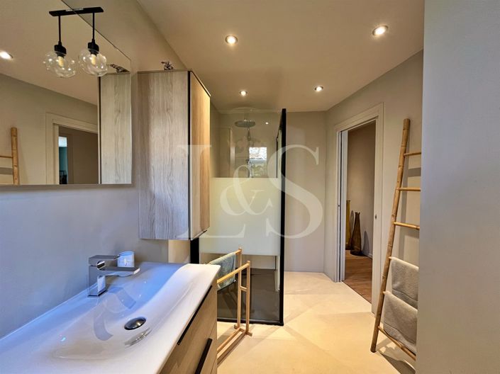 Image No.9-4 Bed House for sale