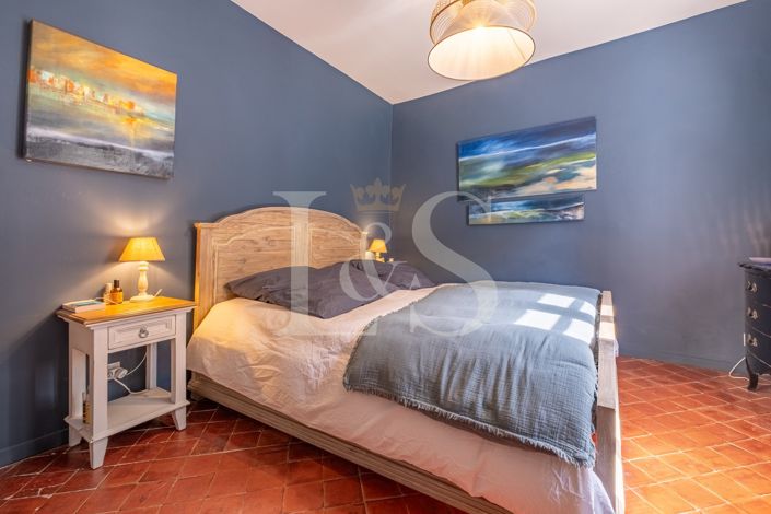 Image No.9-4 Bed House for sale