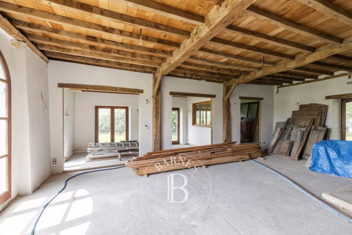 Image No.7-5 Bed House for sale