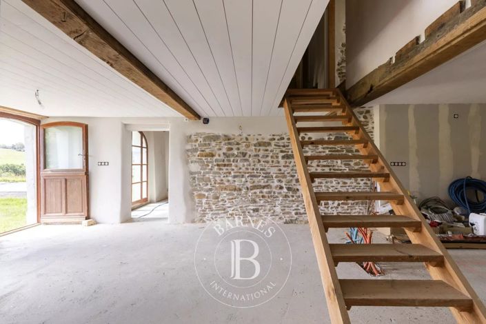 Image No.9-5 Bed House for sale