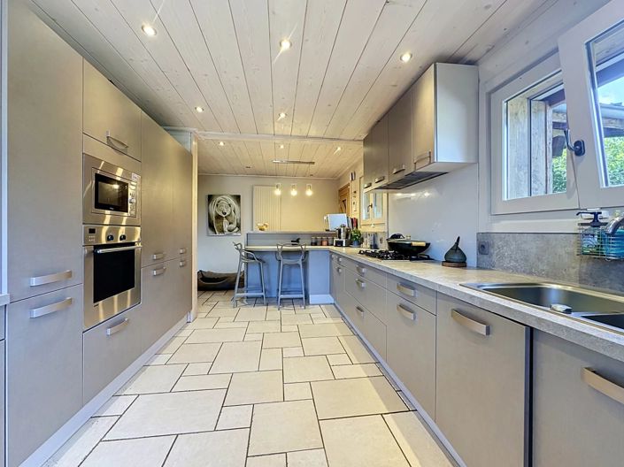 Image No.10-5 Bed House for sale