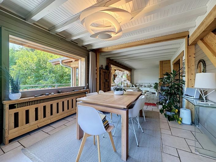 Image No.8-5 Bed House for sale
