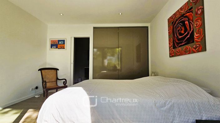 Image No.15-3 Bed House for sale
