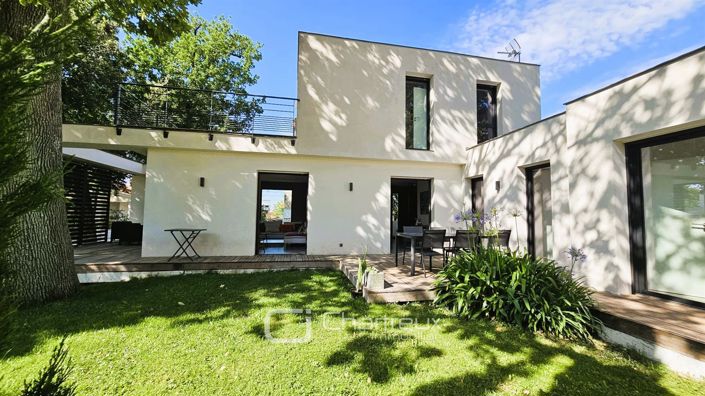 Image No.2-3 Bed House for sale