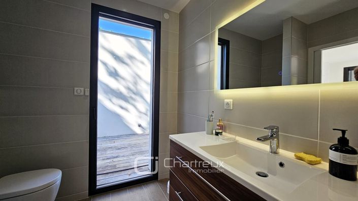 Image No.24-3 Bed House for sale