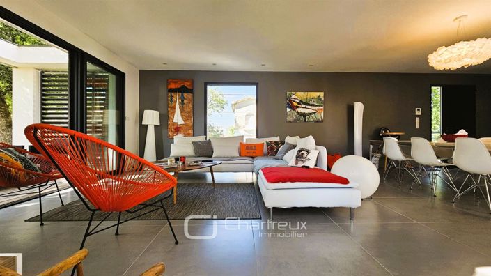 Image No.6-3 Bed House for sale