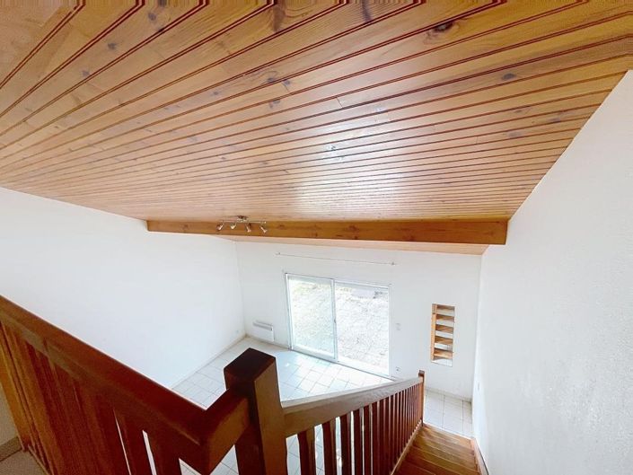 Image No.10-3 Bed House for sale