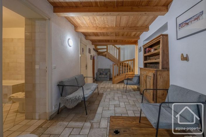 Image No.7-5 Bed Property for sale