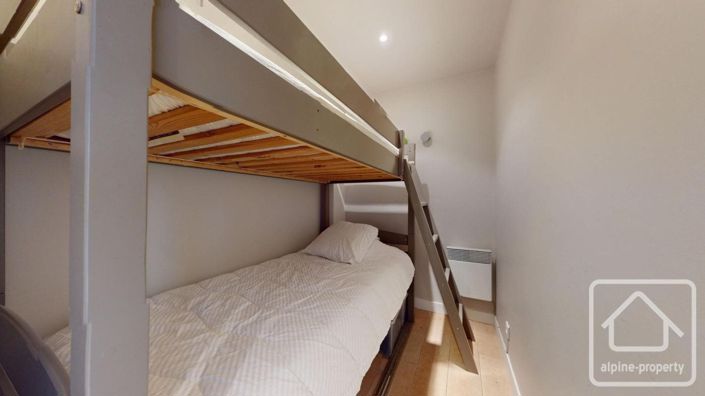 Image No.17-4 Bed Apartment for sale