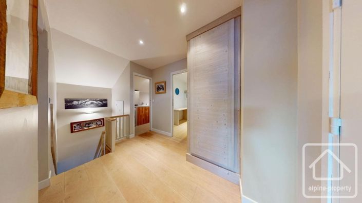 Image No.20-4 Bed Apartment for sale