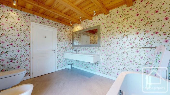 Image No.34-5 Bed Property for sale