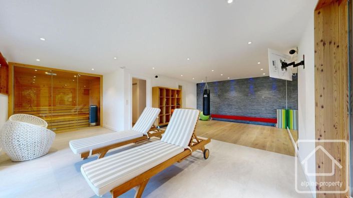 Image No.45-5 Bed Property for sale