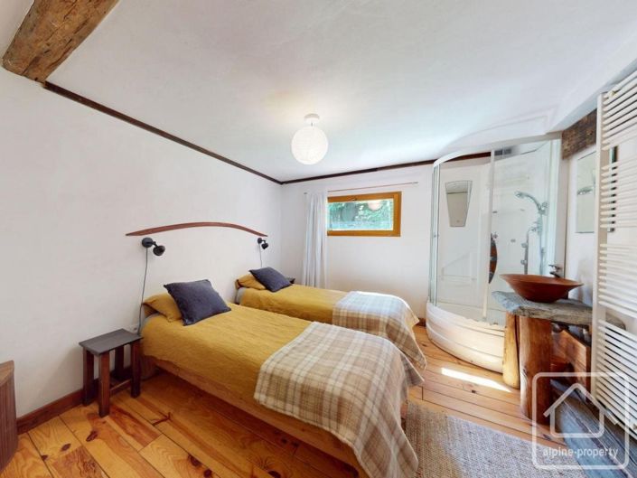 Image No.11-5 Bed Property for sale