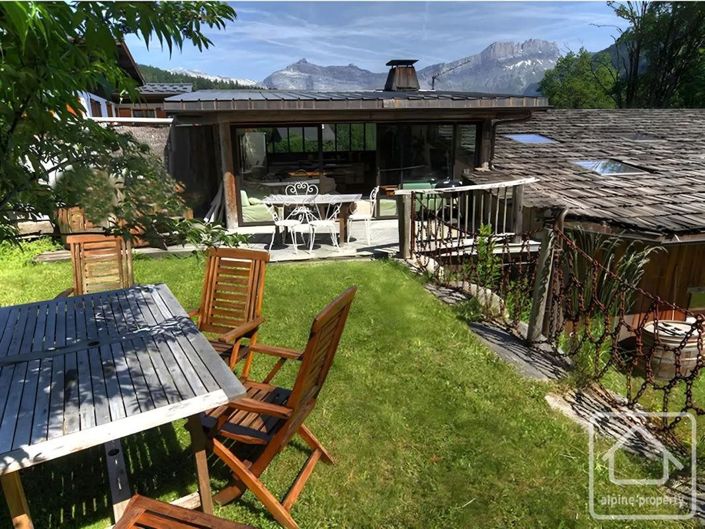 Image No.3-5 Bed Property for sale