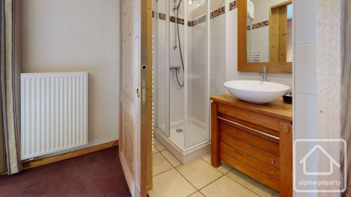 Image No.20-2 Bed Apartment for sale