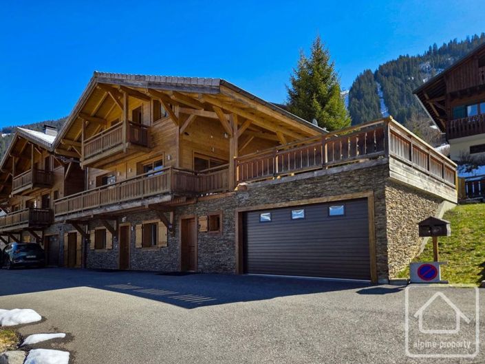 Image No.4-5 Bed Property for sale