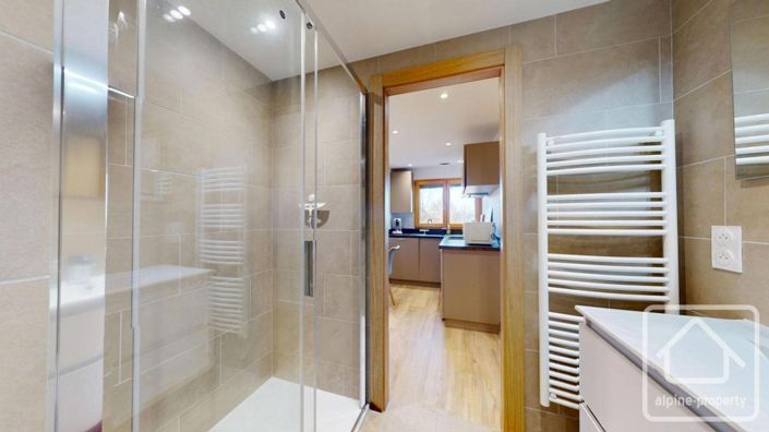 Image No.19-4 Bed Property for sale