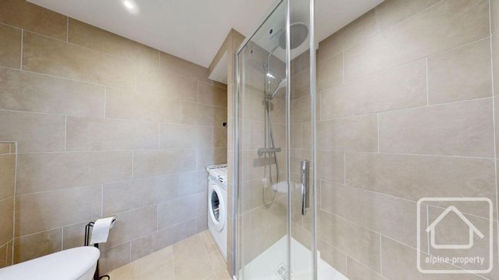 Image No.20-4 Bed Property for sale