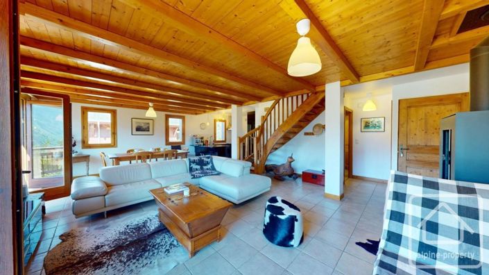 Image No.15-7 Bed Property for sale
