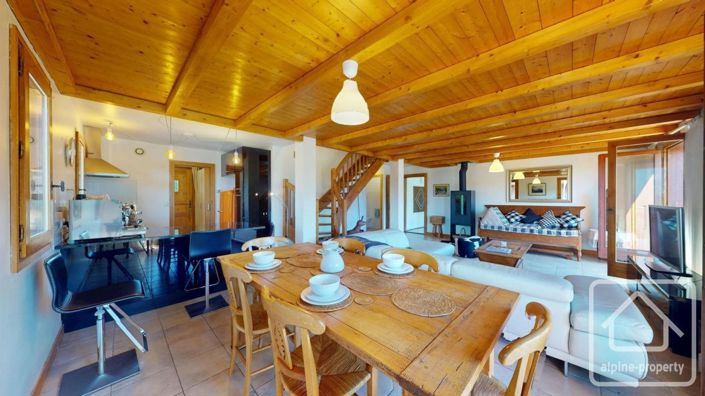 Image No.16-7 Bed Property for sale