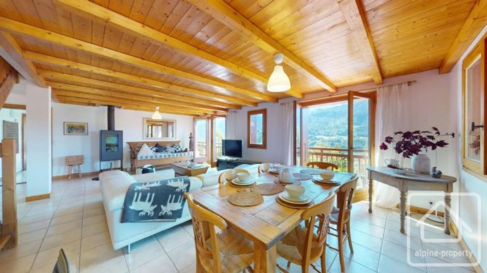 Image No.17-7 Bed Property for sale