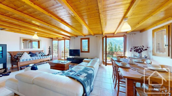 Image No.18-7 Bed Property for sale
