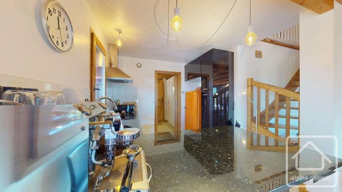 Image No.23-7 Bed Property for sale
