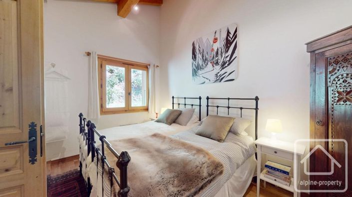 Image No.26-7 Bed Property for sale