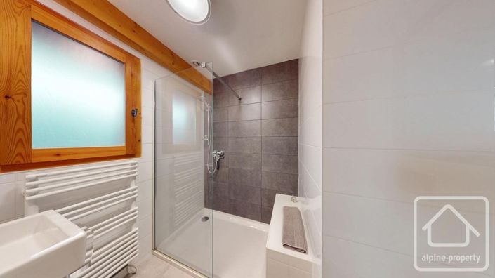 Image No.29-7 Bed Property for sale