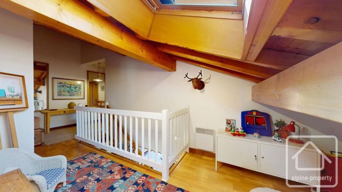 Image No.32-7 Bed Property for sale
