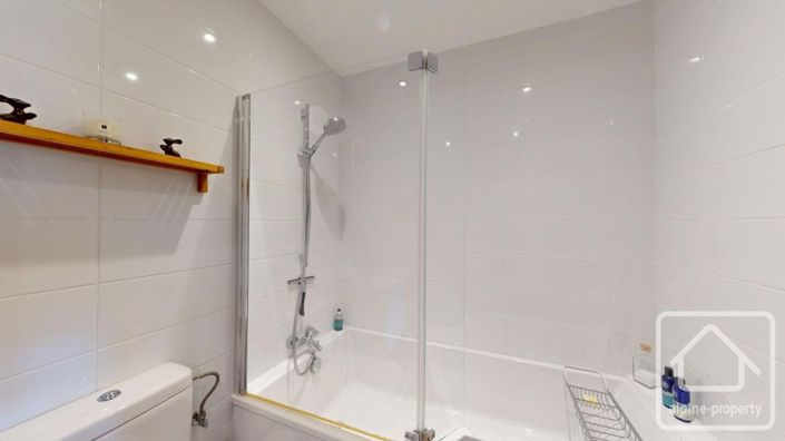 Image No.36-7 Bed Property for sale