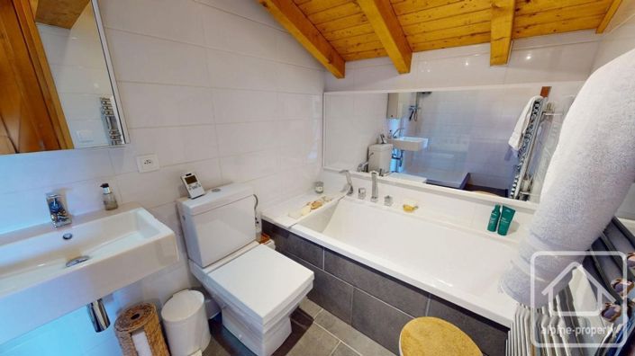 Image No.43-7 Bed Property for sale