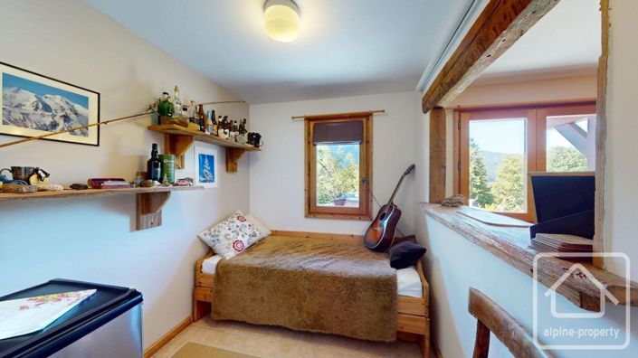 Image No.52-7 Bed Property for sale