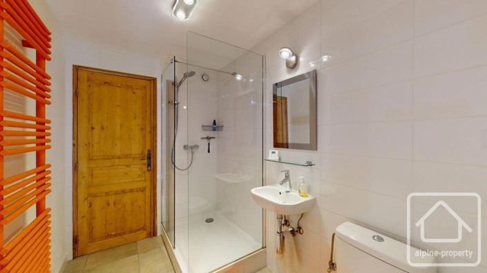 Image No.53-7 Bed Property for sale