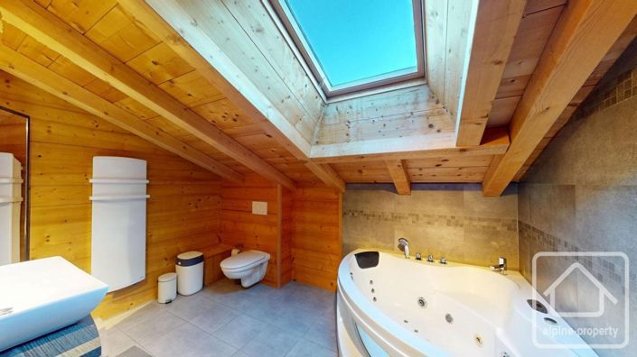 Image No.26-4 Bed Property for sale
