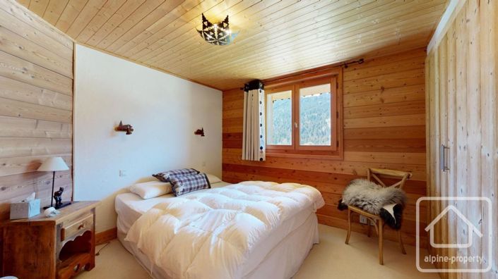 Image No.27-4 Bed Property for sale