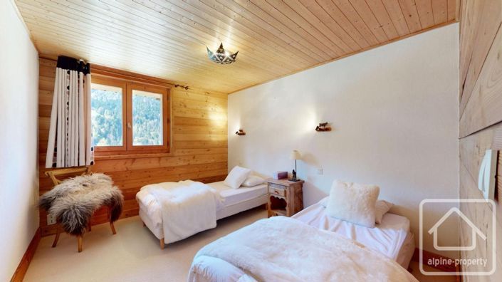 Image No.28-4 Bed Property for sale