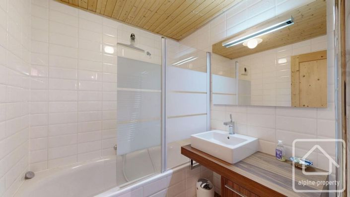 Image No.29-4 Bed Property for sale