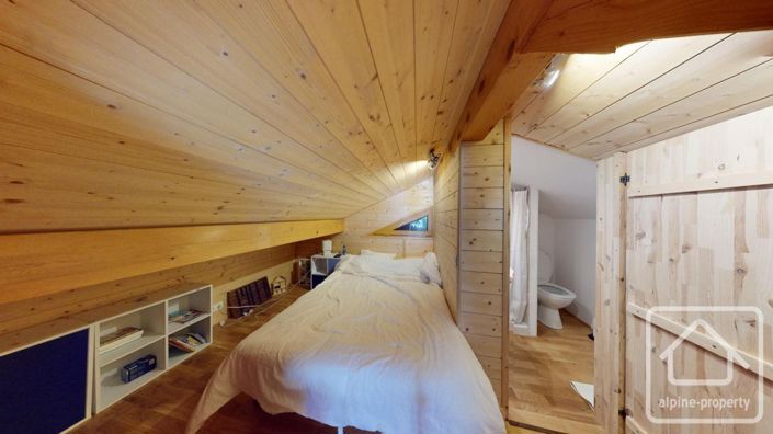 Image No.15-9 Bed Property for sale