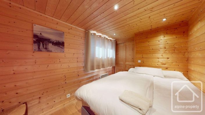 Image No.28-9 Bed Property for sale