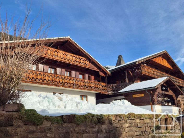 Image No.3-9 Bed Property for sale