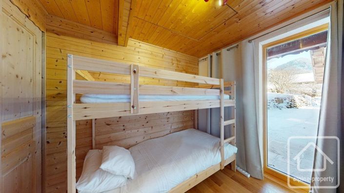 Image No.30-9 Bed Property for sale
