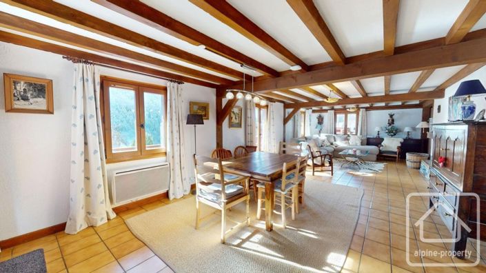 Image No.4-9 Bed Property for sale