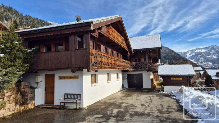 Image No.47-9 Bed Property for sale