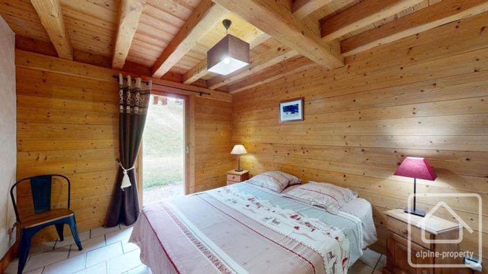 Image No.17-6 Bed Property for sale