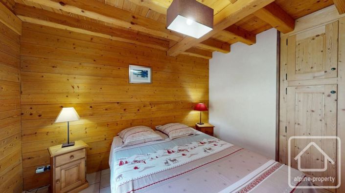 Image No.18-6 Bed Property for sale