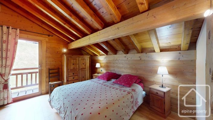 Image No.24-6 Bed Property for sale