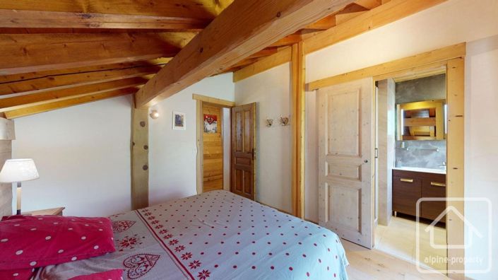 Image No.27-6 Bed Property for sale