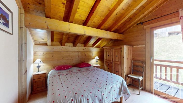 Image No.30-6 Bed Property for sale